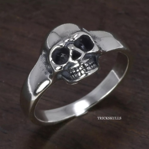 925 Sterling Silver Classic Skull Biker Gothic Punk Ring Sizes 7 8 9 10 11 12 - Picture 1 of 8